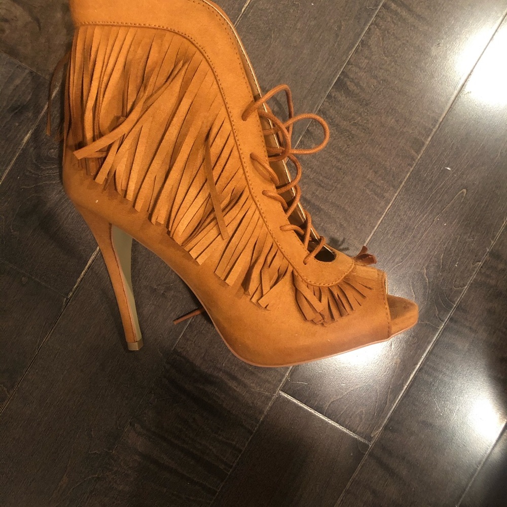 Fringe bootie!